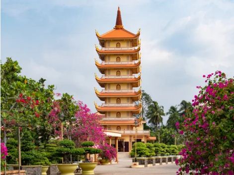 Vinh-Trang-pagoda-Mekong-Delta-3